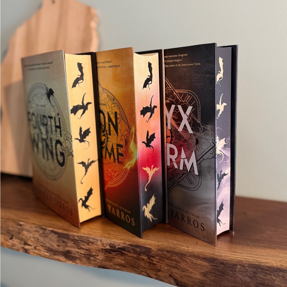 Fourth Wing 🪽/ Iron Flame 🔥/ Onyx Storm ⛈️